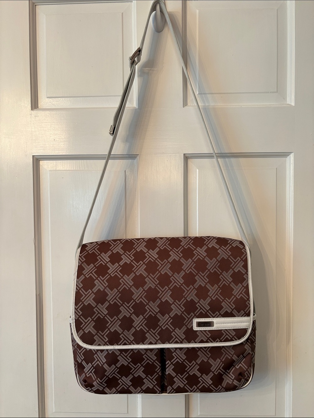 Tumi Brown Signature T Messenger Bag White Leather Trim Preowned